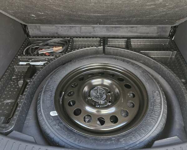 Серый Форд Эскейп, объемом двигателя 1.6 л и пробегом 127 тыс. км за 8300 $, фото 23 на Automoto.ua