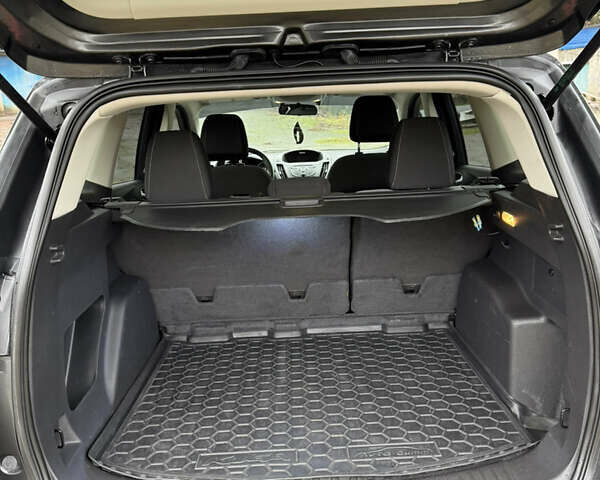 Серый Форд Эскейп, объемом двигателя 2.5 л и пробегом 165 тыс. км за 11333 $, фото 27 на Automoto.ua