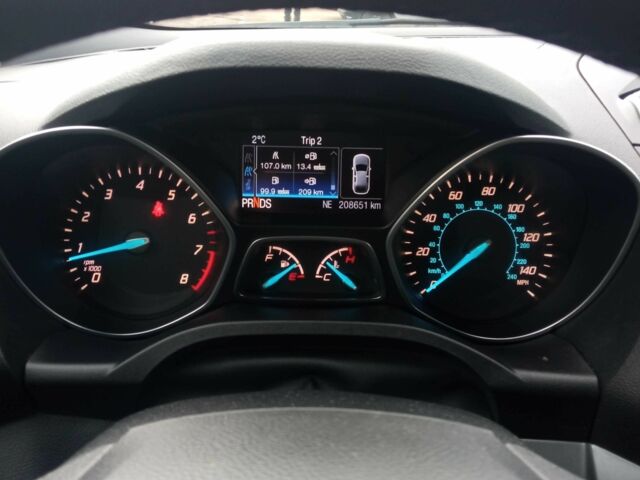 Серый Форд Эскейп, объемом двигателя 2 л и пробегом 208 тыс. км за 11800 $, фото 4 на Automoto.ua