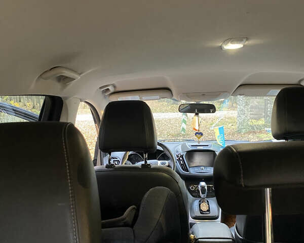 Серый Форд Эскейп, объемом двигателя 2 л и пробегом 309 тыс. км за 11000 $, фото 8 на Automoto.ua