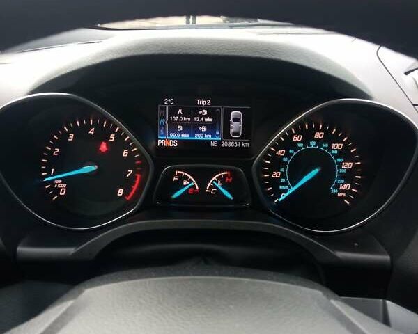 Сірий Форд Ескейп, об'ємом двигуна 2 л та пробігом 208 тис. км за 11800 $, фото 2 на Automoto.ua