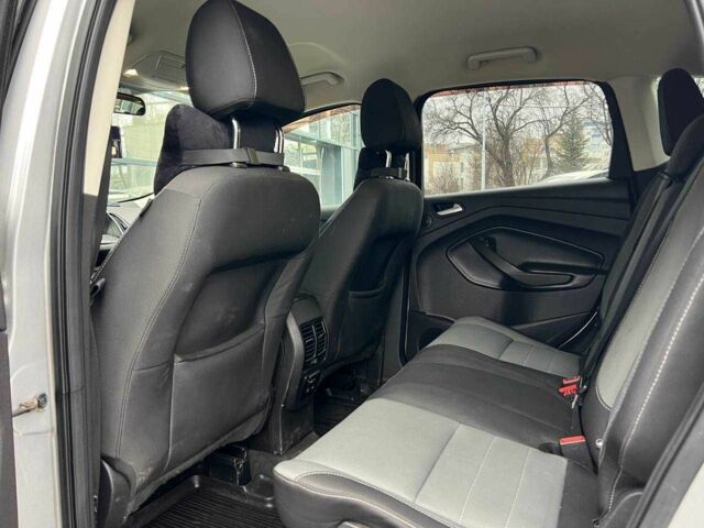 Сірий Форд Ескейп, об'ємом двигуна 2 л та пробігом 176 тис. км за 11800 $, фото 23 на Automoto.ua