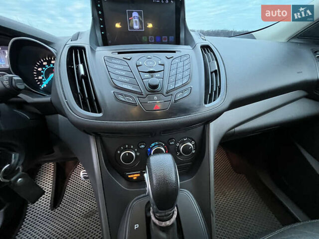 Серый Форд Эскейп, объемом двигателя 2.5 л и пробегом 184 тыс. км за 11500 $, фото 12 на Automoto.ua