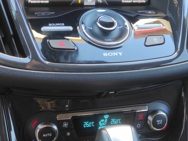 Серый Форд Эскейп, объемом двигателя 2 л и пробегом 106 тыс. км за 13500 $, фото 7 на Automoto.ua