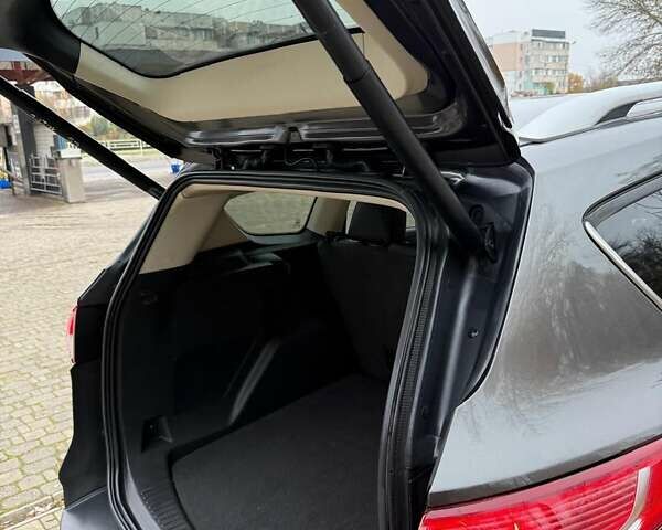 Серый Форд Эскейп, объемом двигателя 2 л и пробегом 125 тыс. км за 12000 $, фото 31 на Automoto.ua