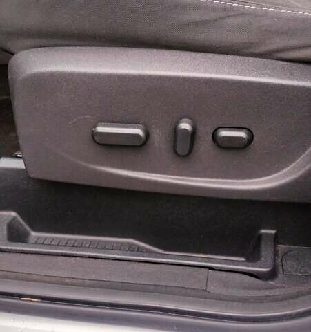 Серый Форд Эскейп, объемом двигателя 1.6 л и пробегом 206 тыс. км за 12250 $, фото 4 на Automoto.ua