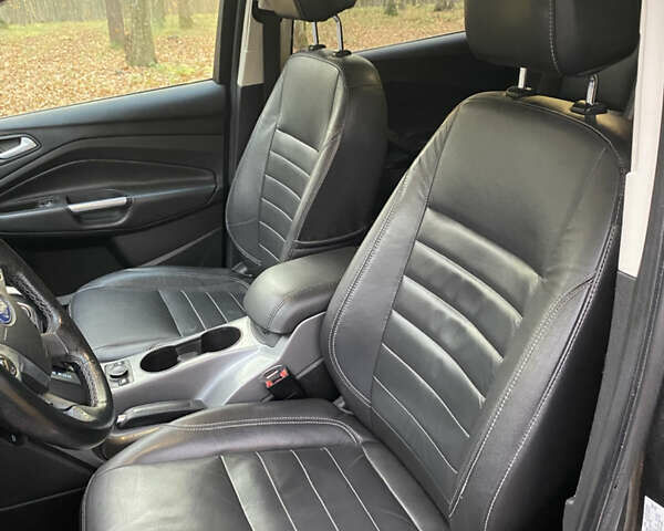 Серый Форд Эскейп, объемом двигателя 2 л и пробегом 309 тыс. км за 11000 $, фото 16 на Automoto.ua