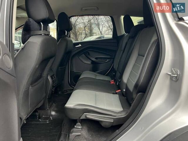 Сірий Форд Ескейп, об'ємом двигуна 2 л та пробігом 179 тис. км за 11800 $, фото 24 на Automoto.ua
