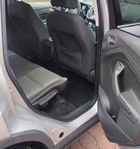 Серый Форд Эскейп, объемом двигателя 1.6 л и пробегом 206 тыс. км за 12250 $, фото 3 на Automoto.ua