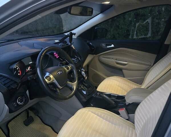 Серый Форд Эскейп, объемом двигателя 2 л и пробегом 150 тыс. км за 13400 $, фото 16 на Automoto.ua