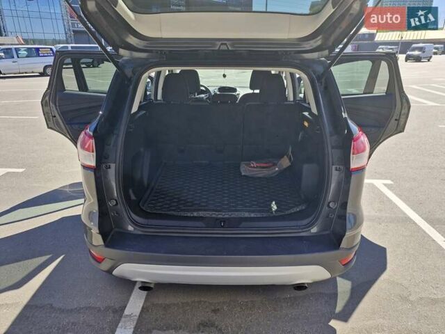 Серый Форд Эскейп, объемом двигателя 1.6 л и пробегом 127 тыс. км за 8300 $, фото 22 на Automoto.ua