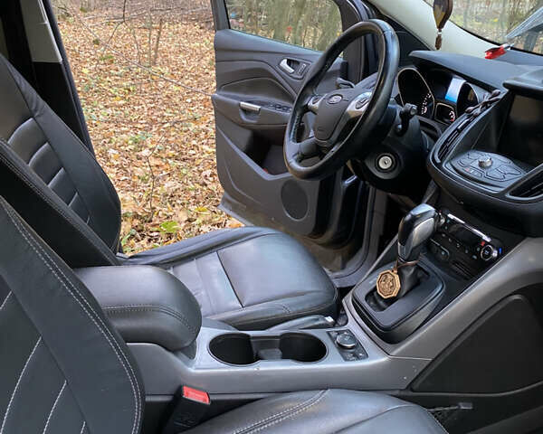 Серый Форд Эскейп, объемом двигателя 2 л и пробегом 309 тыс. км за 11000 $, фото 11 на Automoto.ua