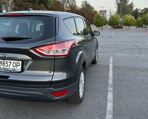 Серый Форд Эскейп, объемом двигателя 2.5 л и пробегом 100 тыс. км за 11000 $, фото 4 на Automoto.ua