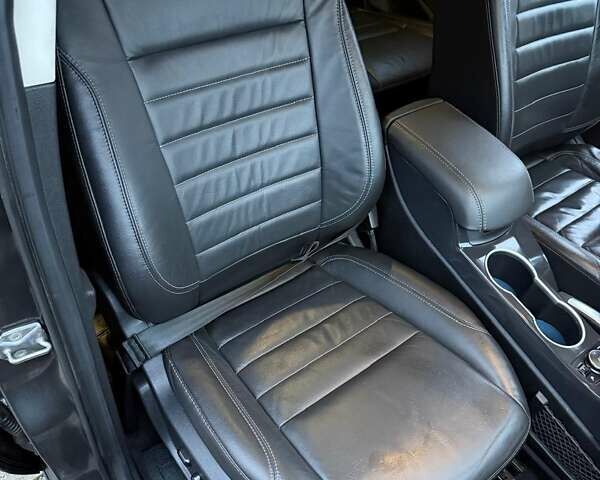 Серый Форд Эскейп, объемом двигателя 2 л и пробегом 125 тыс. км за 12000 $, фото 17 на Automoto.ua