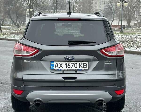 Серый Форд Эскейп, объемом двигателя 2 л и пробегом 243 тыс. км за 10500 $, фото 4 на Automoto.ua