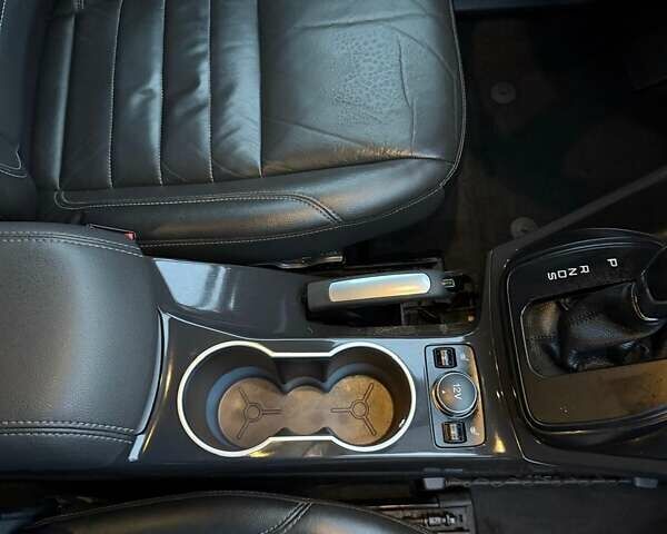 Серый Форд Эскейп, объемом двигателя 2 л и пробегом 125 тыс. км за 12000 $, фото 15 на Automoto.ua