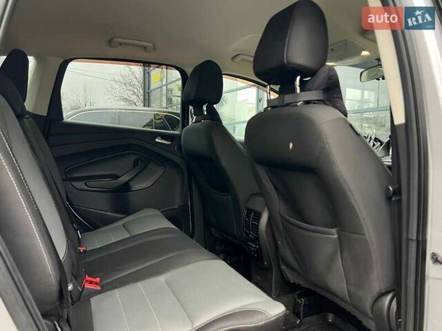 Сірий Форд Ескейп, об'ємом двигуна 2 л та пробігом 179 тис. км за 11800 $, фото 21 на Automoto.ua