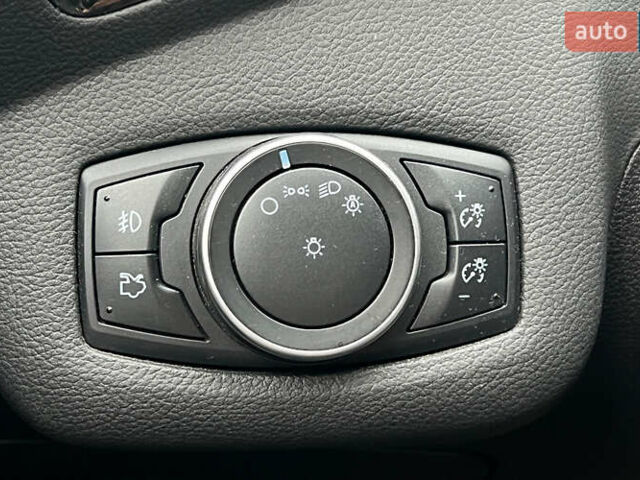 Серый Форд Эскейп, объемом двигателя 2 л и пробегом 124 тыс. км за 13500 $, фото 18 на Automoto.ua