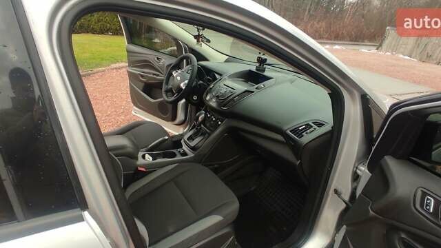 Серый Форд Эскейп, объемом двигателя 2.5 л и пробегом 179 тыс. км за 11500 $, фото 13 на Automoto.ua