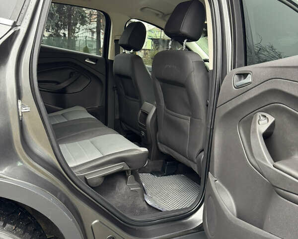 Серый Форд Эскейп, объемом двигателя 2.5 л и пробегом 165 тыс. км за 11333 $, фото 30 на Automoto.ua