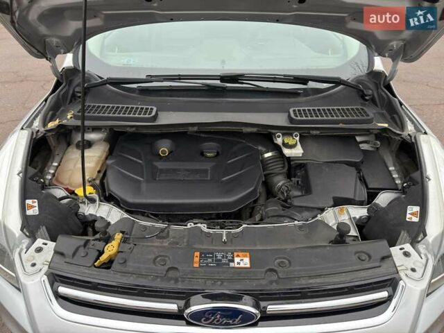 Серый Форд Эскейп, объемом двигателя 2 л и пробегом 150 тыс. км за 12800 $, фото 22 на Automoto.ua
