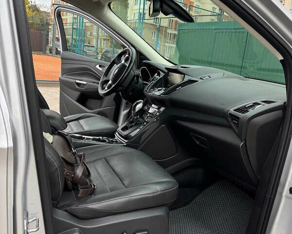 Сірий Форд Ескейп, об'ємом двигуна 2 л та пробігом 151 тис. км за 12200 $, фото 3 на Automoto.ua