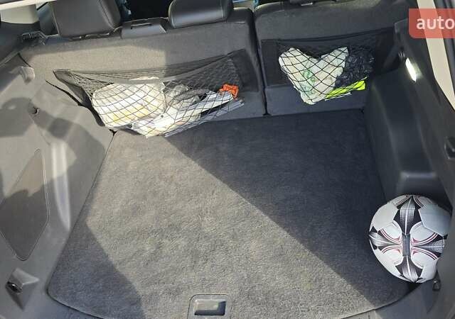 Серый Форд Эскейп, объемом двигателя 2 л и пробегом 123 тыс. км за 13800 $, фото 18 на Automoto.ua