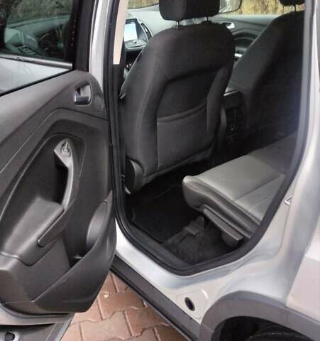 Серый Форд Эскейп, объемом двигателя 1.6 л и пробегом 206 тыс. км за 12250 $, фото 17 на Automoto.ua