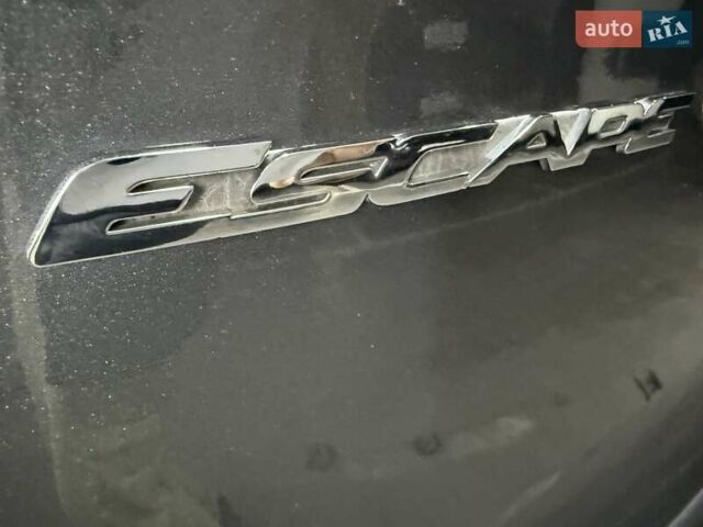 Форд Эскейп 2015 в Киеве на Automoto.ua Серый Форд Эскейп, объемом двигателя 2 л и пробегом 239 тыс. км за 13222 $, фото 26 на Automoto.ua
