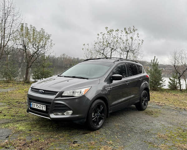 Серый Форд Эскейп, объемом двигателя 2.5 л и пробегом 165 тыс. км за 11333 $, фото 1 на Automoto.ua