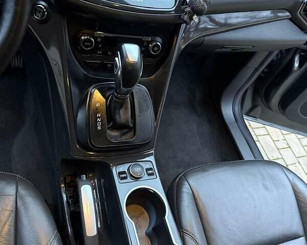 Серый Форд Эскейп, объемом двигателя 2 л и пробегом 125 тыс. км за 12000 $, фото 7 на Automoto.ua