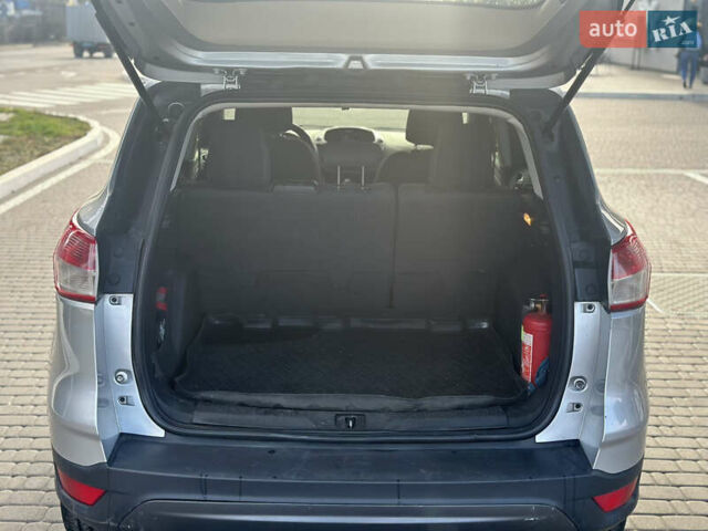 Сірий Форд Ескейп, об'ємом двигуна 2 л та пробігом 190 тис. км за 9800 $, фото 6 на Automoto.ua