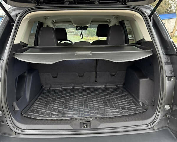 Серый Форд Эскейп, объемом двигателя 2.5 л и пробегом 165 тыс. км за 11333 $, фото 28 на Automoto.ua