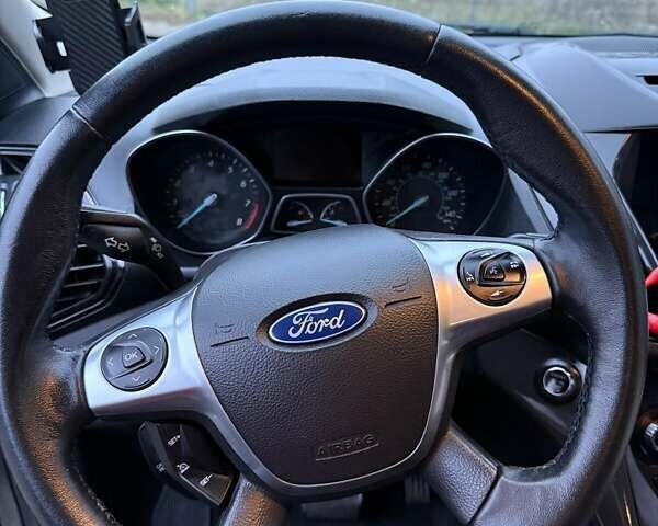 Серый Форд Эскейп, объемом двигателя 2 л и пробегом 125 тыс. км за 12000 $, фото 3 на Automoto.ua