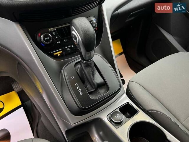 Сірий Форд Ескейп, об'ємом двигуна 2 л та пробігом 179 тис. км за 11800 $, фото 17 на Automoto.ua
