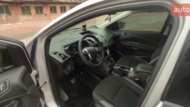 Серый Форд Эскейп, объемом двигателя 2.5 л и пробегом 179 тыс. км за 11500 $, фото 9 на Automoto.ua