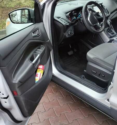 Серый Форд Эскейп, объемом двигателя 1.6 л и пробегом 206 тыс. км за 12250 $, фото 16 на Automoto.ua