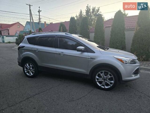 Серый Форд Эскейп, объемом двигателя 2 л и пробегом 150 тыс. км за 13400 $, фото 7 на Automoto.ua