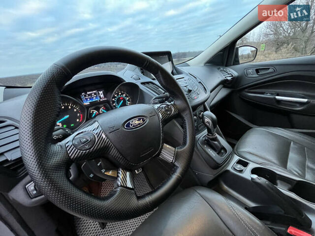 Серый Форд Эскейп, объемом двигателя 2.5 л и пробегом 184 тыс. км за 11500 $, фото 11 на Automoto.ua