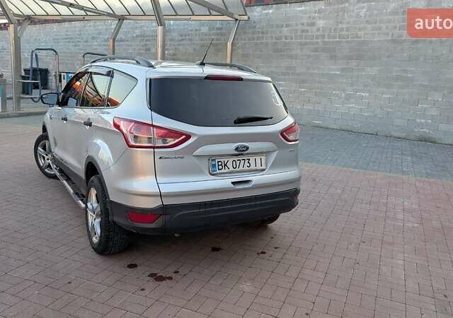 Серый Форд Эскейп, объемом двигателя 2.5 л и пробегом 135 тыс. км за 12300 $, фото 7 на Automoto.ua