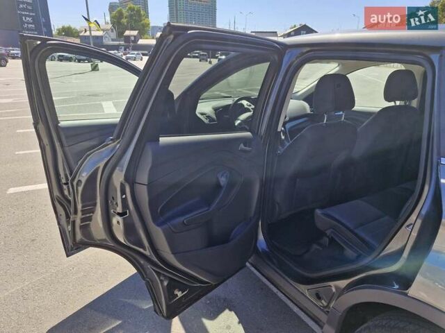 Серый Форд Эскейп, объемом двигателя 1.6 л и пробегом 127 тыс. км за 8300 $, фото 9 на Automoto.ua