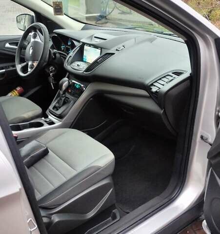 Серый Форд Эскейп, объемом двигателя 1.6 л и пробегом 206 тыс. км за 12250 $, фото 18 на Automoto.ua