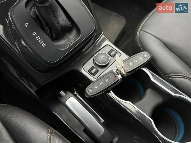 Сірий Форд Ескейп, об'ємом двигуна 2 л та пробігом 50 тис. км за 9000 $, фото 22 на Automoto.ua