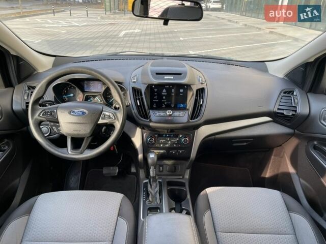 Сірий Форд Ескейп, об'ємом двигуна 1.5 л та пробігом 206 тис. км за 12500 $, фото 19 на Automoto.ua