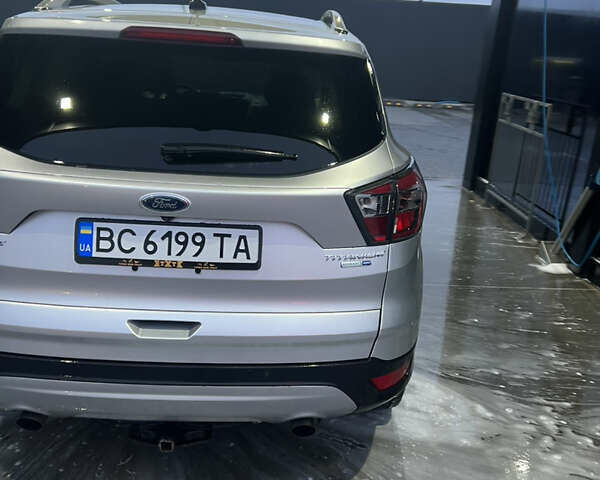 Серый Форд Эскейп, объемом двигателя 2 л и пробегом 113 тыс. км за 16500 $, фото 16 на Automoto.ua