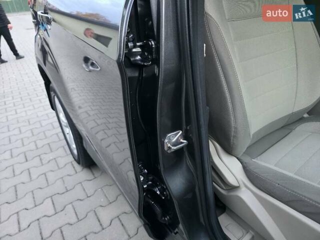 Форд Эскейп 2016 в Хмельницком на Automoto.ua Серый Форд Эскейп, объемом двигателя 2.5 л и пробегом 192 тыс. км за 9999 $, фото 35 на Automoto.ua