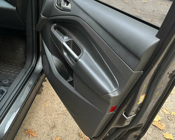 Серый Форд Эскейп, объемом двигателя 1.5 л и пробегом 143 тыс. км за 13000 $, фото 15 на Automoto.ua