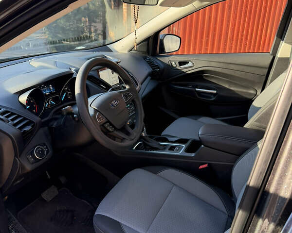 Серый Форд Эскейп, объемом двигателя 2 л и пробегом 103 тыс. км за 13200 $, фото 5 на Automoto.ua