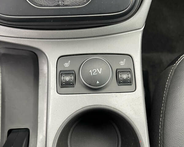 Серый Форд Эскейп, объемом двигателя 2 л и пробегом 211 тыс. км за 9200 $, фото 18 на Automoto.ua