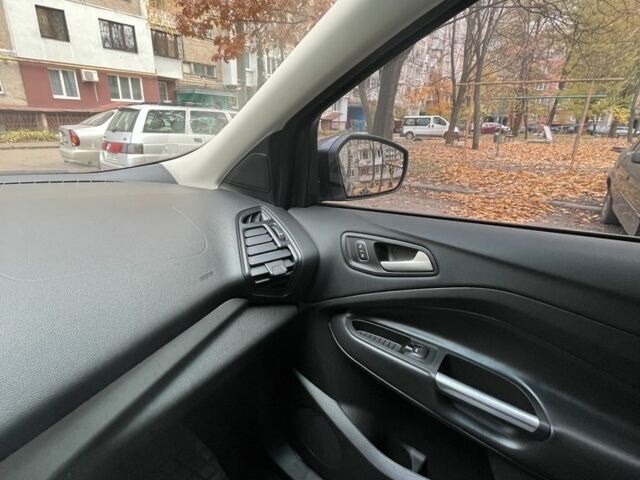 Сірий Форд Ескейп, об'ємом двигуна 1.5 л та пробігом 143 тис. км за 13000 $, фото 21 на Automoto.ua